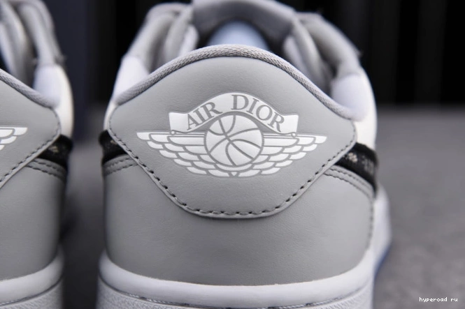 1 LOW shoe X CN8607-002 (DR OG box) JORDAN DR 0522